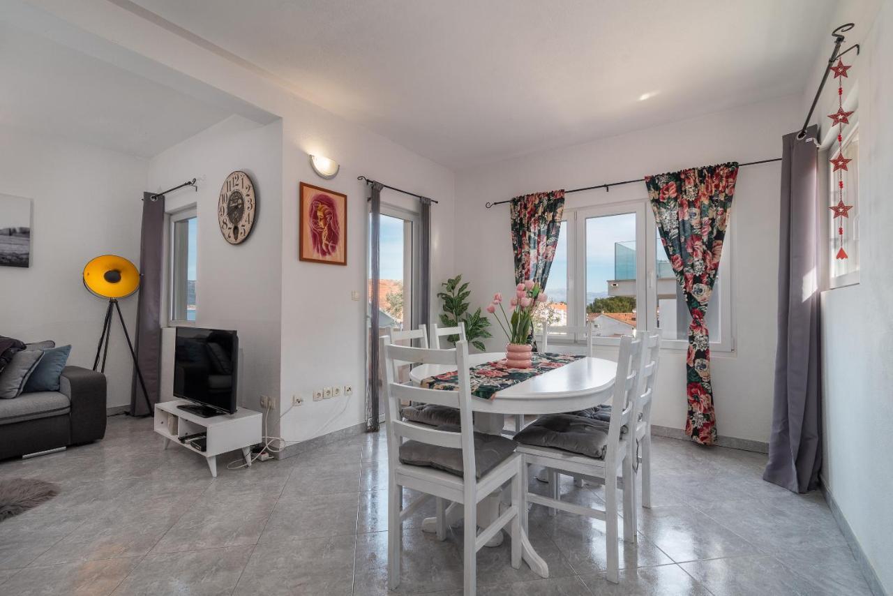 Holiday Villa Nostra Трогир Экстерьер фото